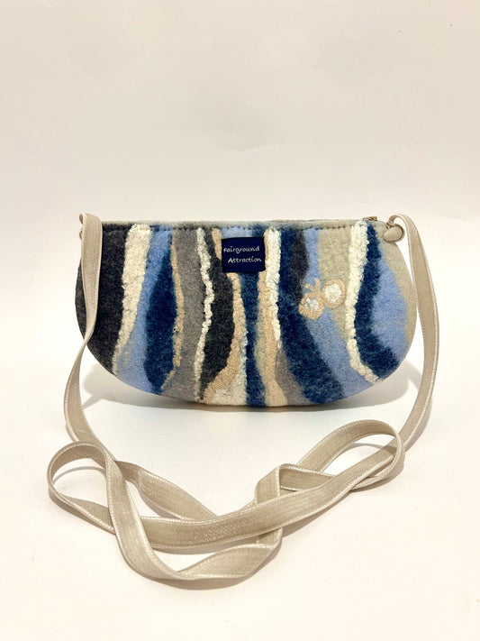 ファスナー付きサコッシュ drape/白亜の記憶