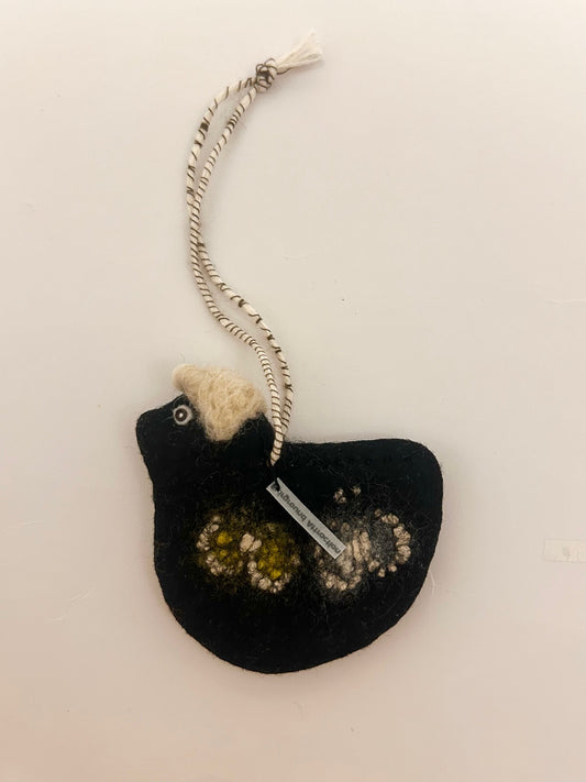 トリチャーム little bird/羊に成りきっているトリ