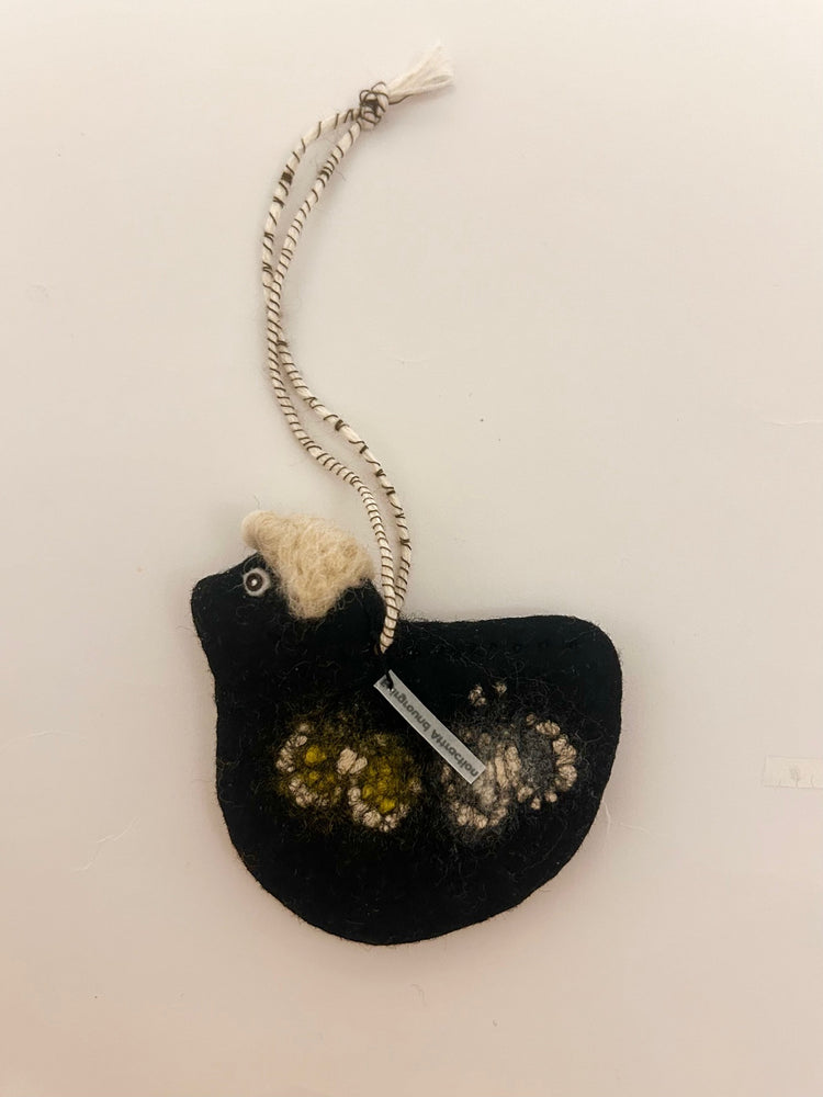 トリチャーム little bird/羊に成りきっているトリ